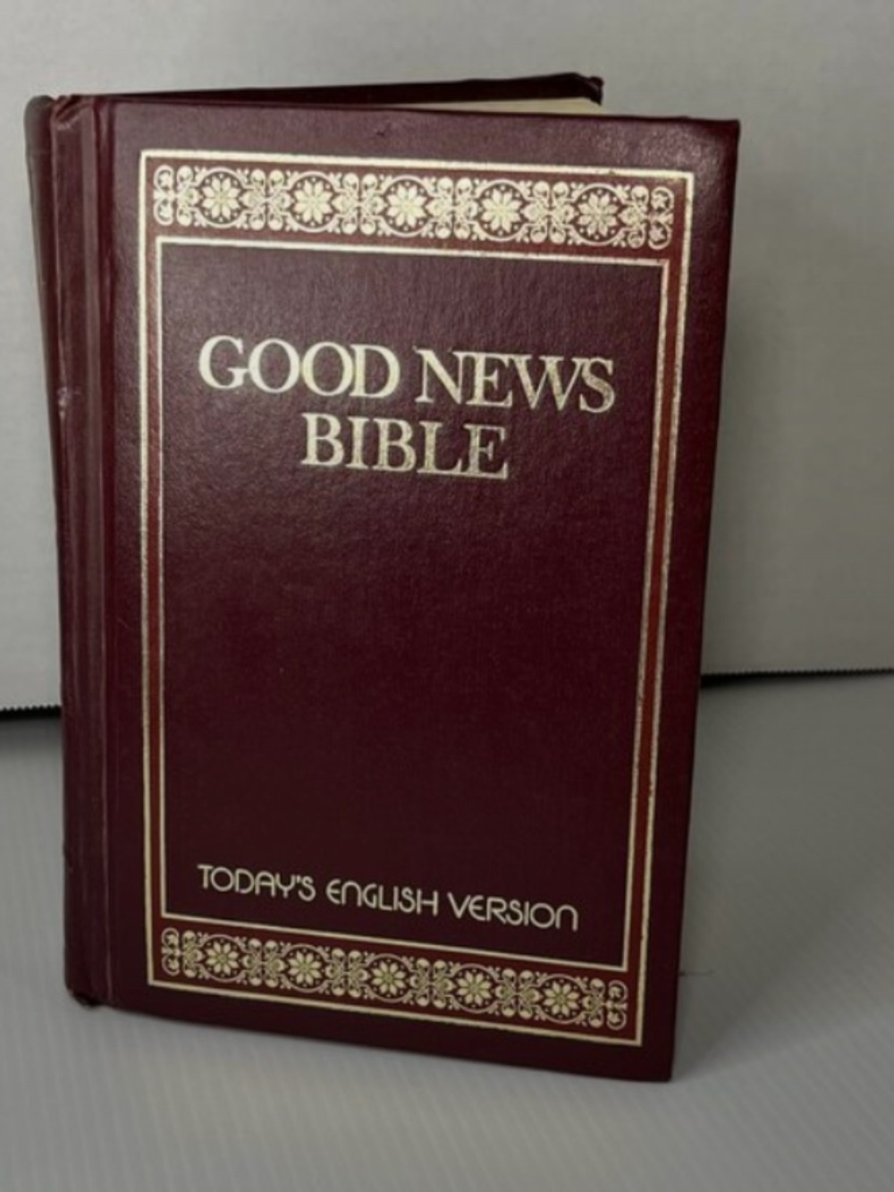 Good News Bible Today's English Version 1976 Thomas Nelson HC Padded Gold Edges